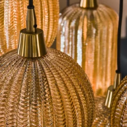 Pendelleuchte „Lumina“ – mit handgefertigten Lampenschirmen aus Glas