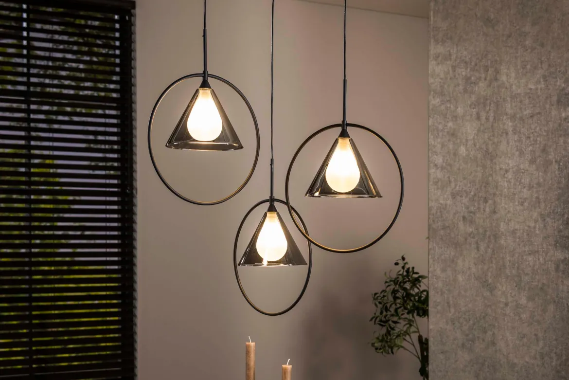 Pendelleuchte „Murielle“ – Gestuft mit 3 Leuchten und Rauchglas im Loop-Design