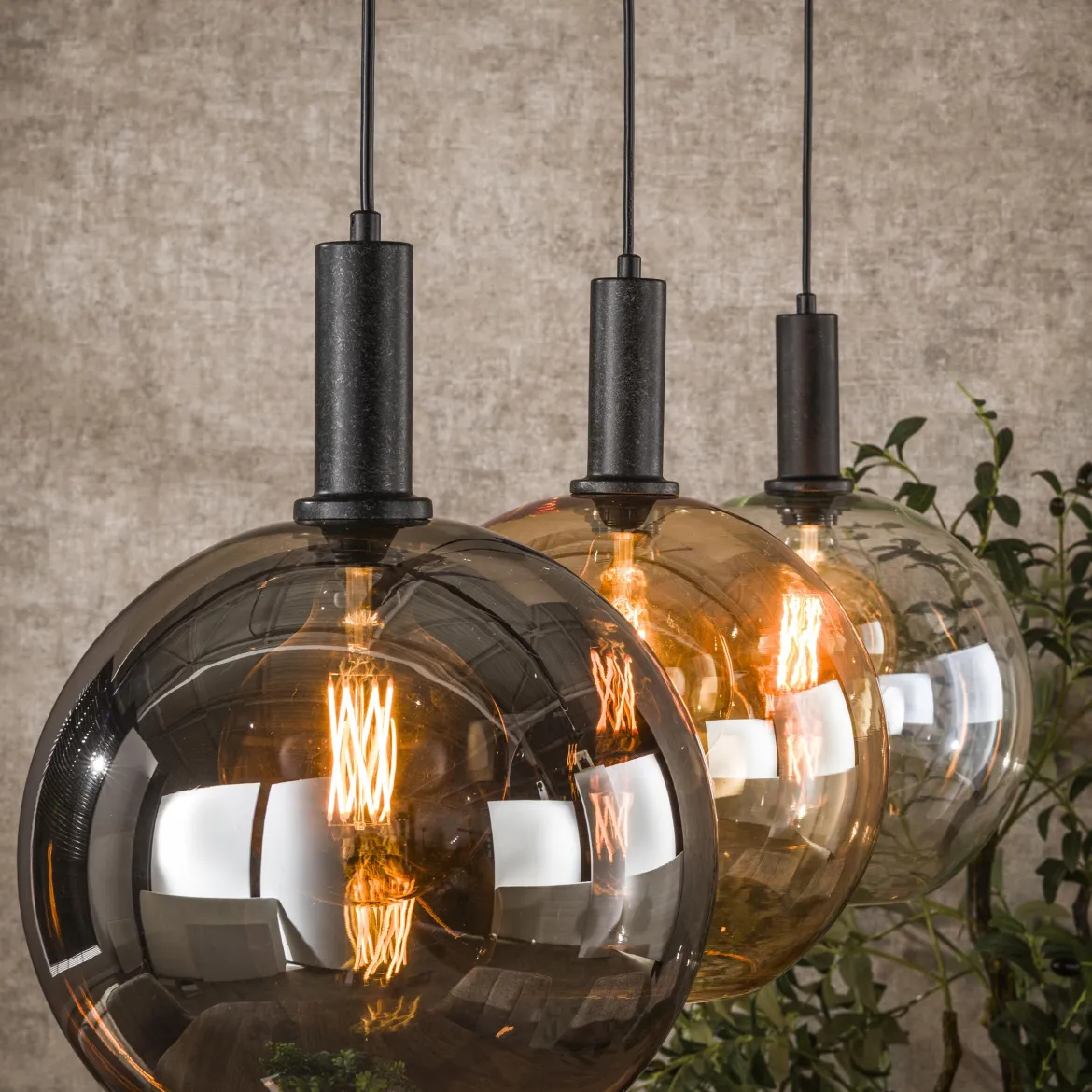 Pendelleuchte "Seralis“ – 3 Glasschirme in Chrom, Bernstein und Transparent mit Metall Armatur