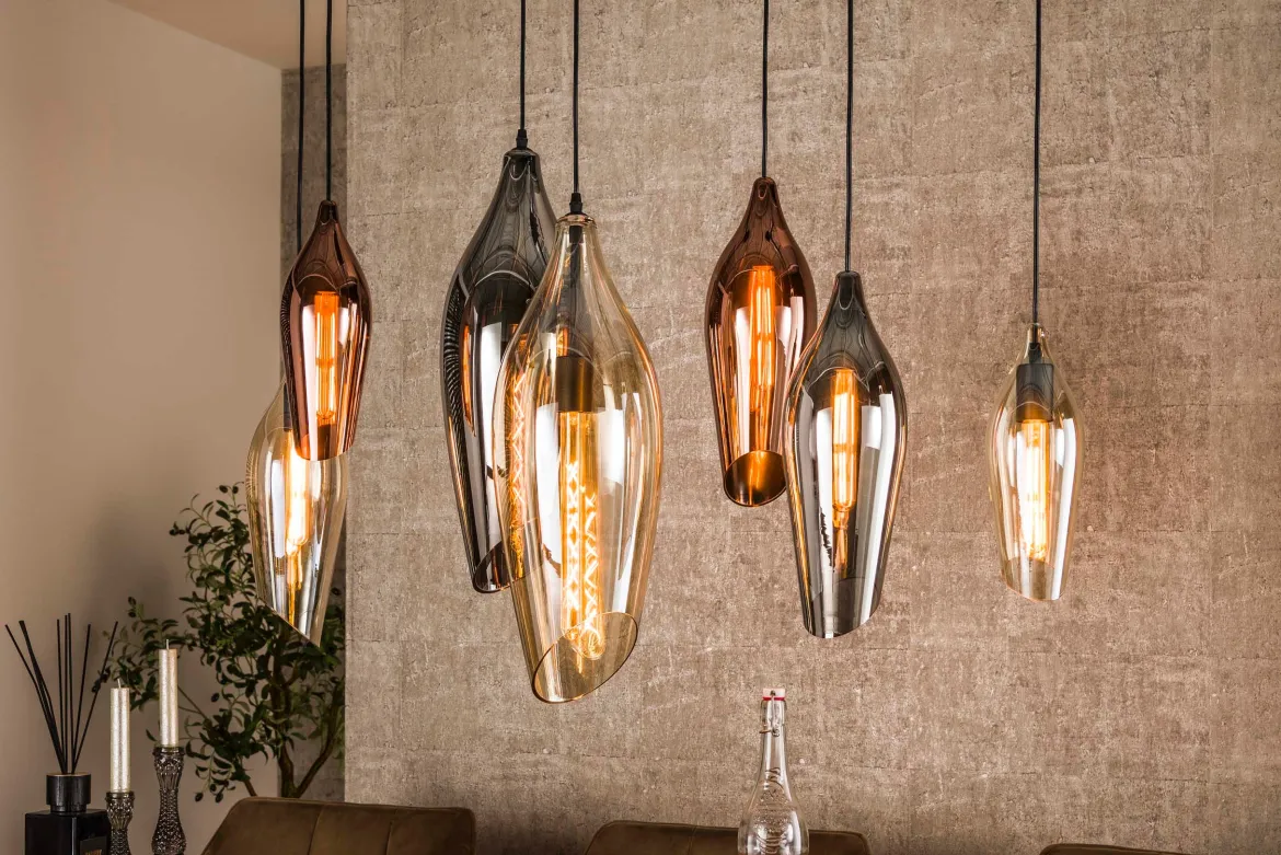 Pendelleuchte "Thalira“ – 7 Glasschirme in Bernstein, Kupfer und Chrom mit Metall-Armatur