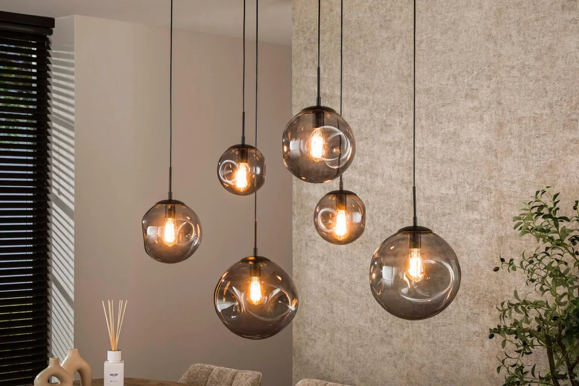 Pendelleuchte „Zephyra“ – 6 Leuchten im Rauchglas Design mit organischem Deckensockel