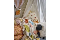 Plüschtier Elli – großes Schafkissen zum Kuscheln & Spielen