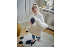 Plüschtier Elli – großes Schafkissen zum Kuscheln & Spielen