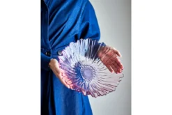 Schale Claire – aus Glas in Rosé mit floralem Charakter