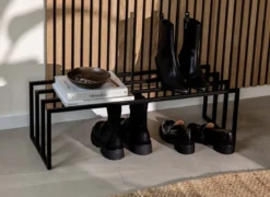 Schuhregal Bovi – Industrial Design in Schwarz, Cashew oder Weiß