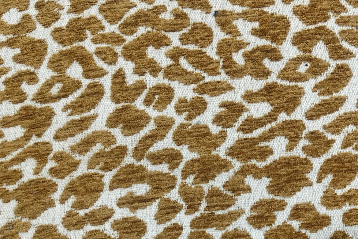 Sessel Lareen - aus Gummiholz mit Design-Bezug