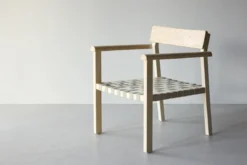 Sessel Olympia - aus Mangoholz und Polyester in Natur