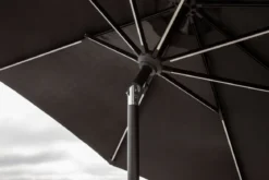 Sonnenschirm Lightning – Ø270 cm in wahlweise Schwarz oder Grau