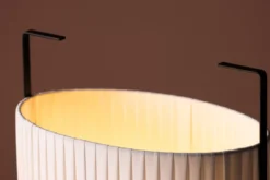 Stehlampe „Elvra“ – Stoffschirm in Beige mit schwarzem Metallgestell (Höhe 48 cm)