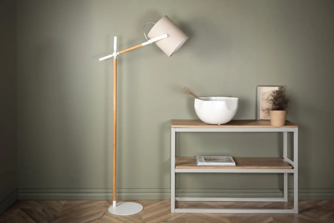 Stehlampe „Laura“ – flexibel schwenkbar mit Leinenschirm