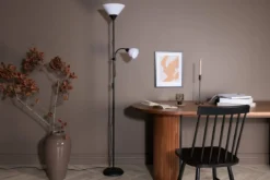 Stehlampe „Ragnar“ – Schlanke, moderne Silhouette 2-flammig