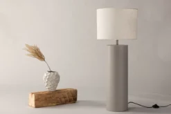 Stehlampe „Ravo“ – Zylindrisches Design in Hellgrau (Höhe 100 cm)
