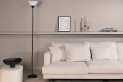 Stehlampe „Salzburg“ – moderne Eleganz, welche sich in jeden Raum fügt
