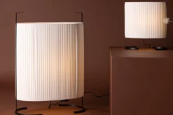 Stehlampe „Solva“ – Hohe Stofflampe in Beige mit schwarzem Metallgestell (Höhe 80 cm)