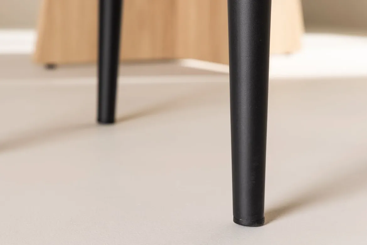 Stuhl Fliou - mit stilvoller geflochtener Sitzfläche
