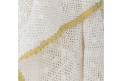 Tagesdecke Ara – Handgehäkeltes Design in Naturton
