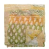 Tagesdecke Kalima – Handgefertigter Sari-Quilt in Gelb