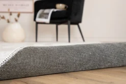 Teppich Selina – mit Glanzoptik aus Polyester & Vliesstoff