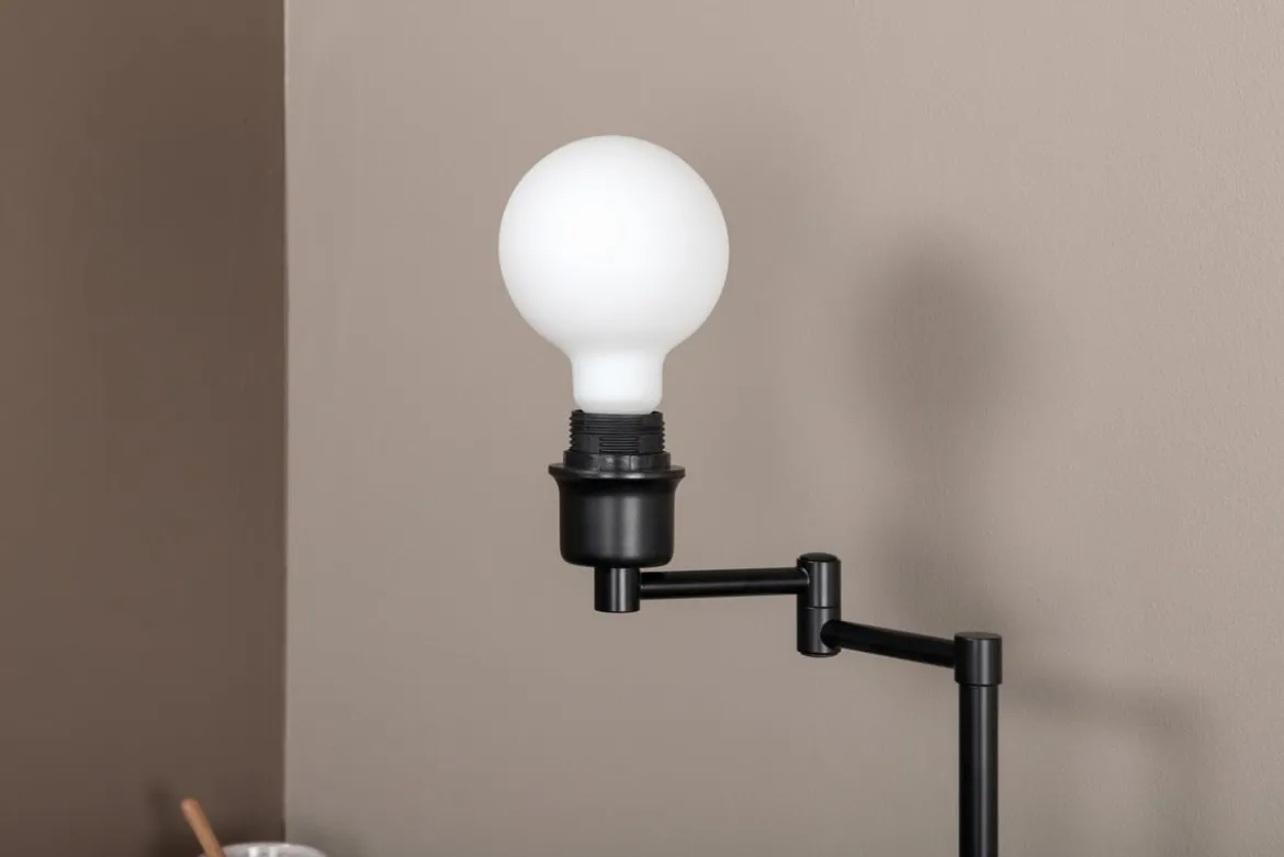 Tischlampe „Alice“ – Mit eleganten, verstellbaren schwarzen Ständer