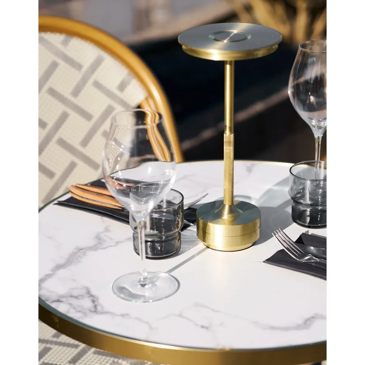 Tischlampe „Ardena“ – Eleganz in Gold, Silber & Schwarz