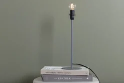Tischlampe „Desire“ – Schlichtes Design mit stilvoller Lichtquelle