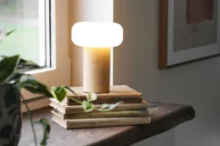 Tischlampe Haldvyn – modern mit Bambus