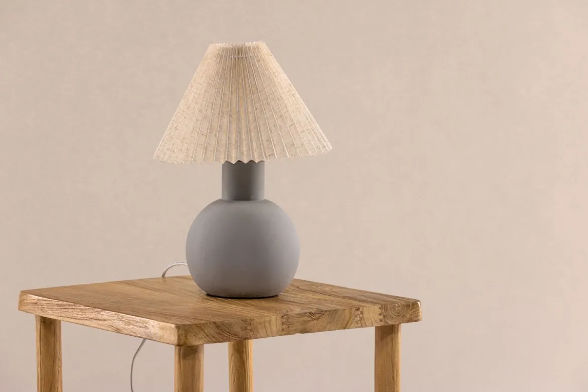 Tischlampe „Marcello“ – Stilvoller Betonsockel mit geriffeltem Lampenschirm