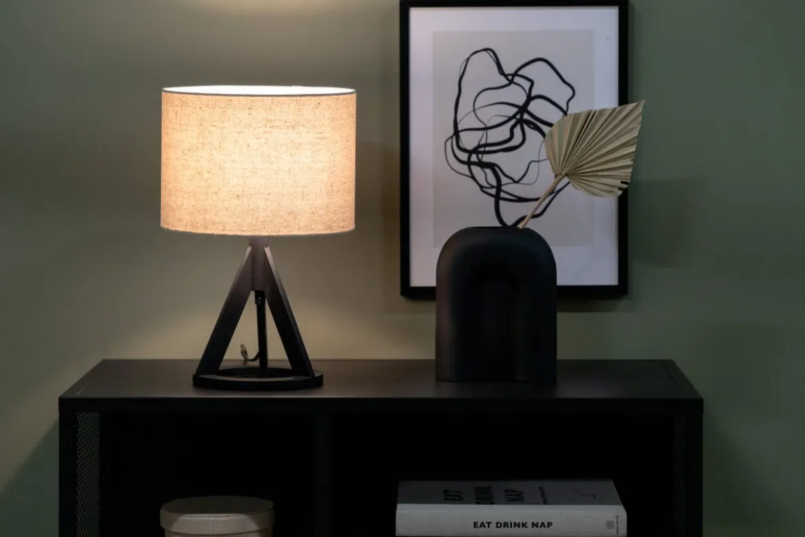 Tischlampe „Mavo“ – Schwarz mit Leinen-Lampenschirm