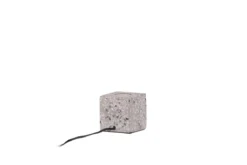 Tischlampe „Ricardo“ – Nordisches Design mit Terrazzo-Sockel in Würfelform