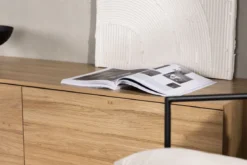 TV-Lowboard Valborg – Walnussfurnier in Natur-Optik