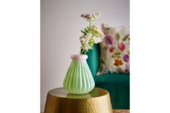 Vase Edona – Mundgeblasenes Glas mit sanfter Riffelung