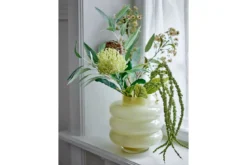 Vase Elara – Mundgeblasenes Glas in warmem Gelb