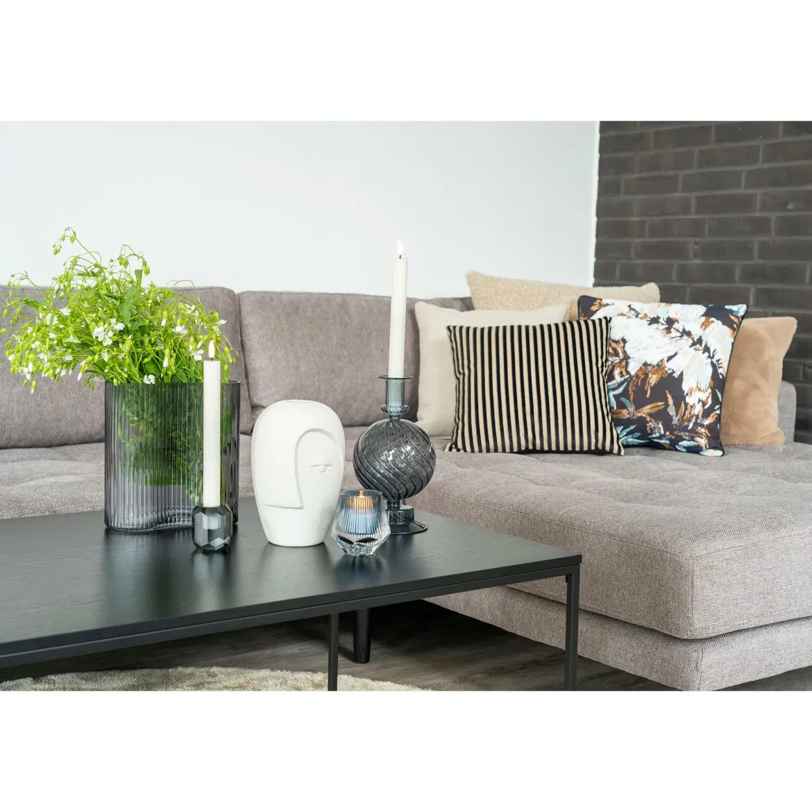Vase „Elyra“ – Sandfarbenes Keramik-Design