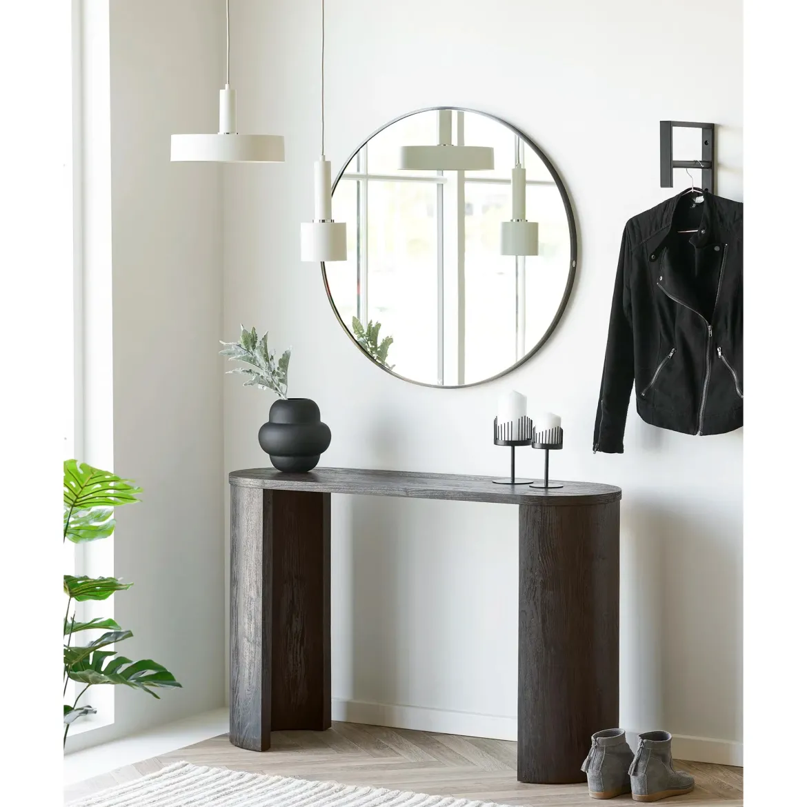 Vase Noir – Glas in skulpturaler Form