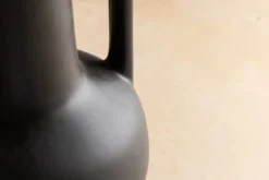 Vase „Solera“ – Gelb oder Schwarz, Steinzeug