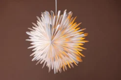 Weihnachtliche Deckenleuchte Lyra - ⌀ 35 cm in Weiß & Braun