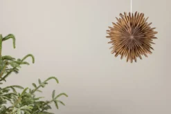 Weihnachtliche Deckenleuchte Lyra - ⌀ 35 cm in Weiß & Braun
