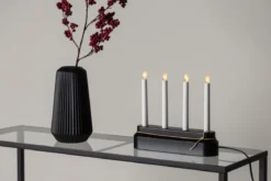 Weihnachtsbeleuchtung Fjordlicht - in Schwarz mit 4 Kerzen