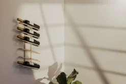 Weinregal Vinia – Wandregal aus Metall für stilvolle Weinlagerung