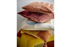 Zierkissen Pavia – Streifendesign in Braun